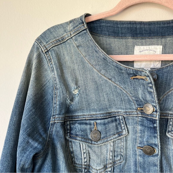Torrid Cropped Distressed Denim Jacket Size 1 - Picture 2 of 6